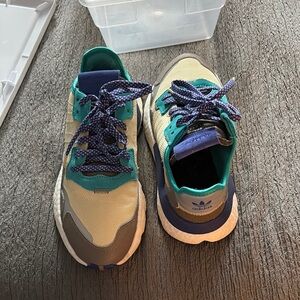 Adidas Blue and Green Sneakers Modern Athletic Design